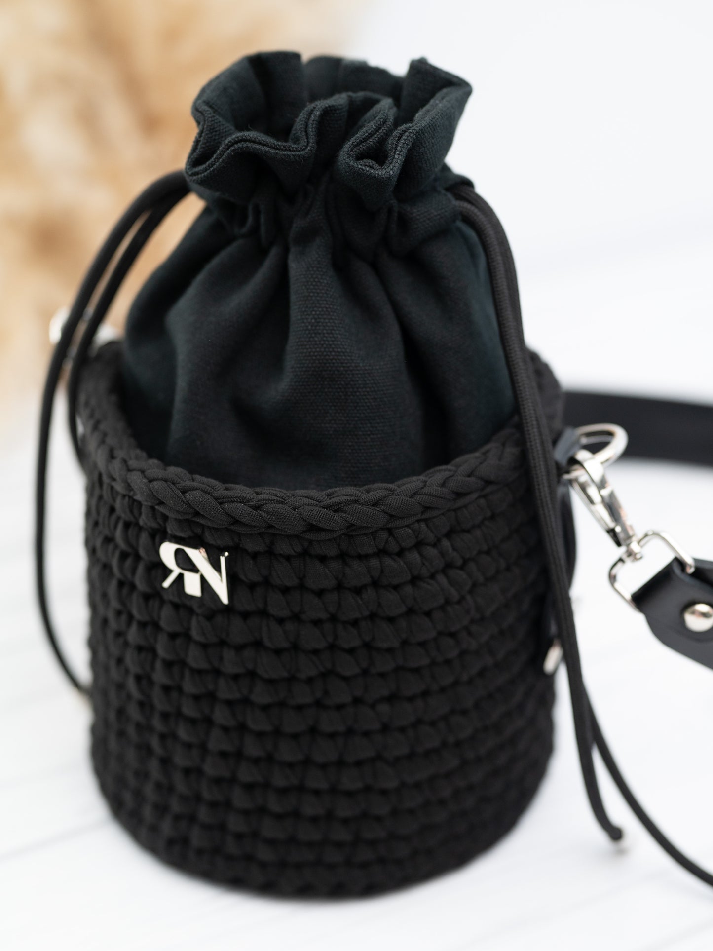 ARIEL - black