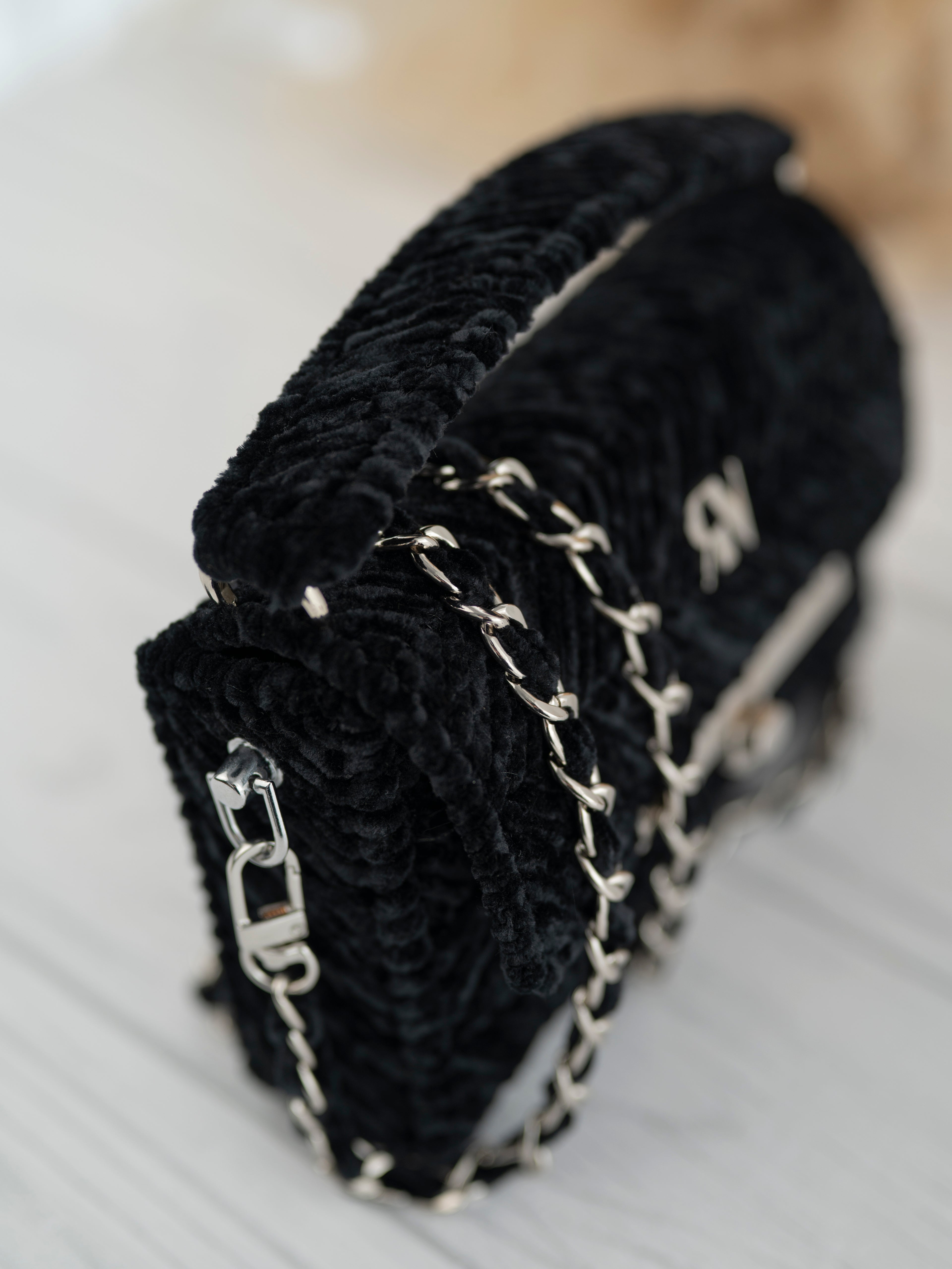 EVA velvet - black