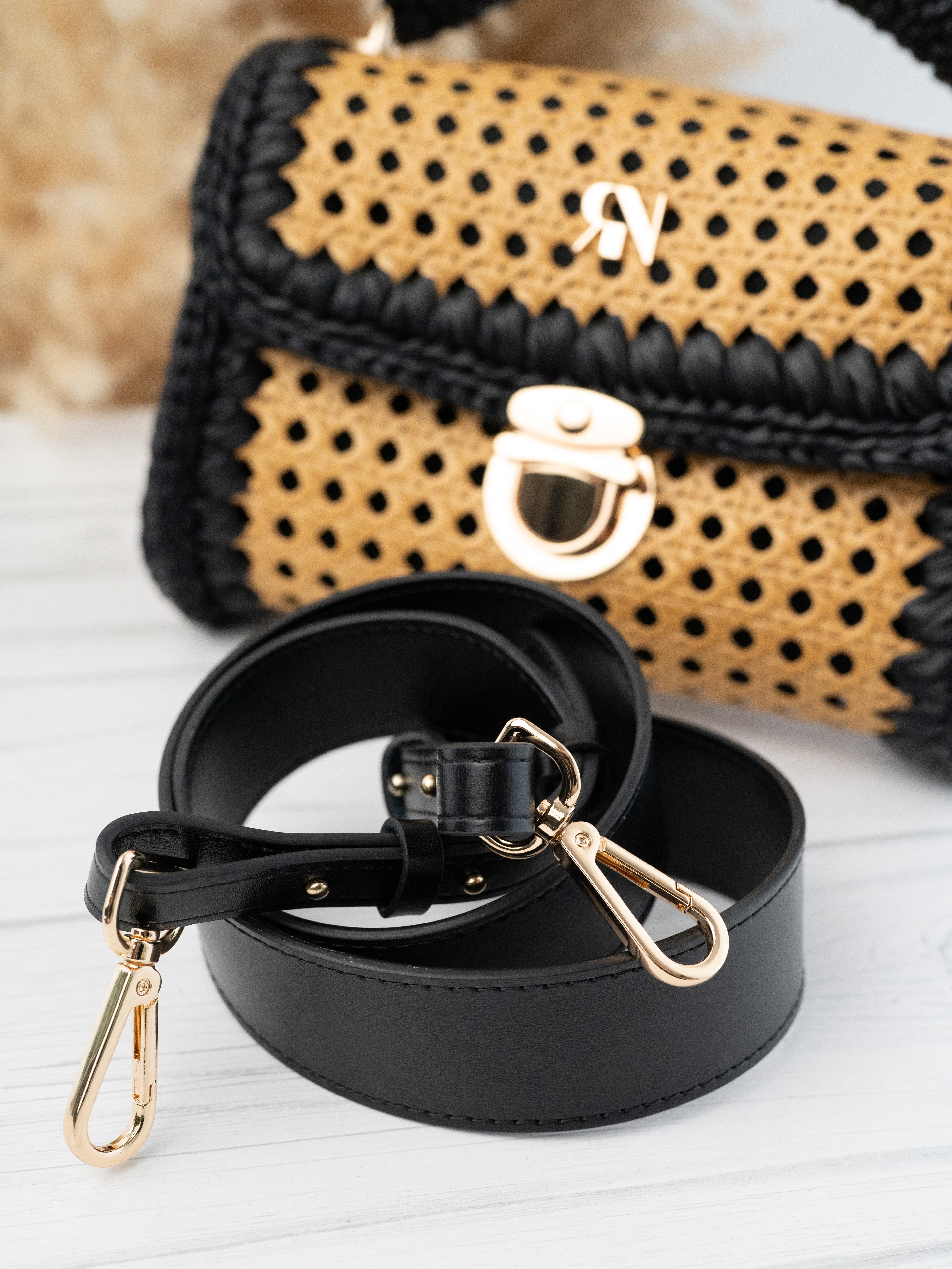 CAPRI - tan/black