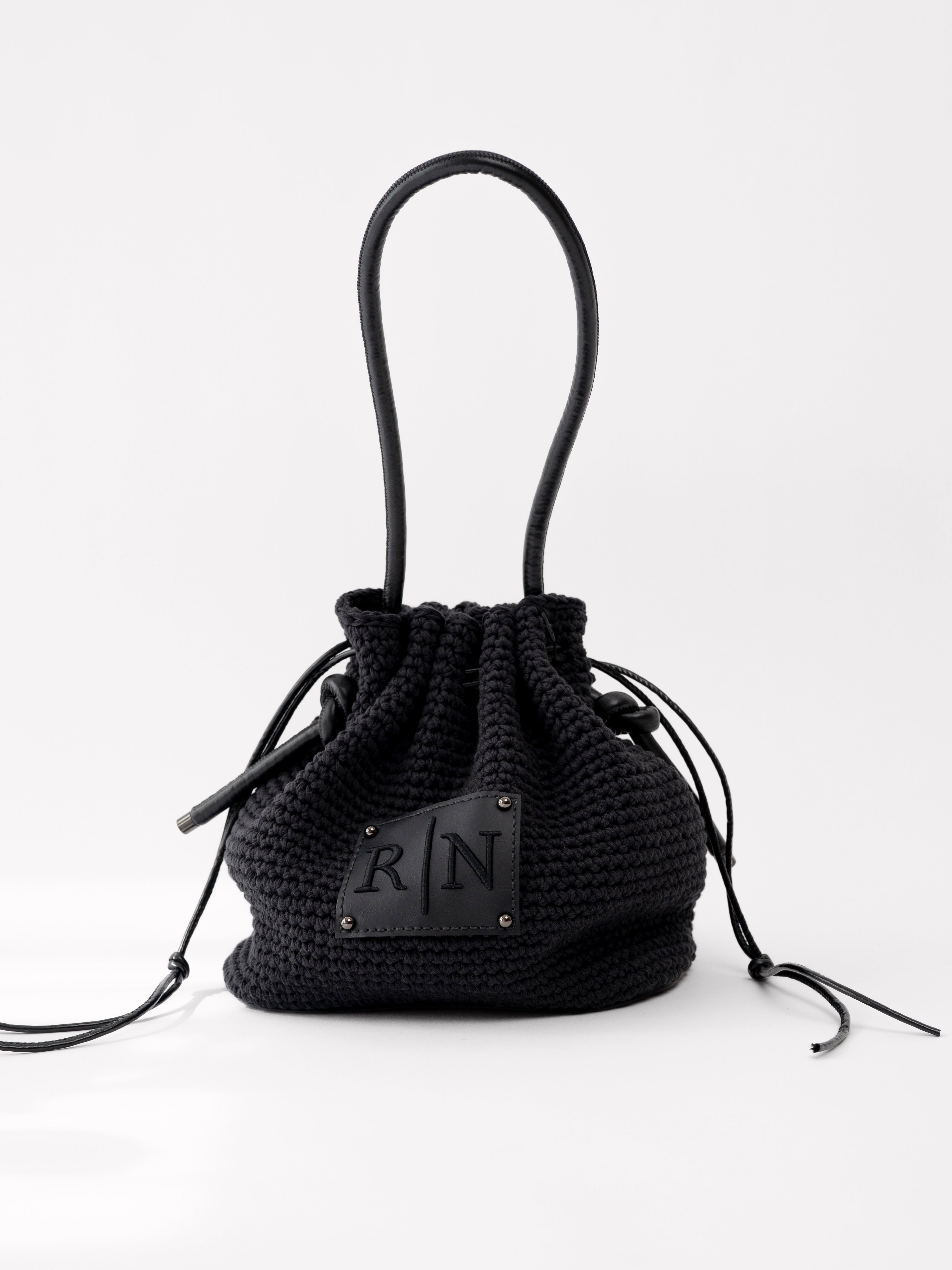 SYDNEY - black