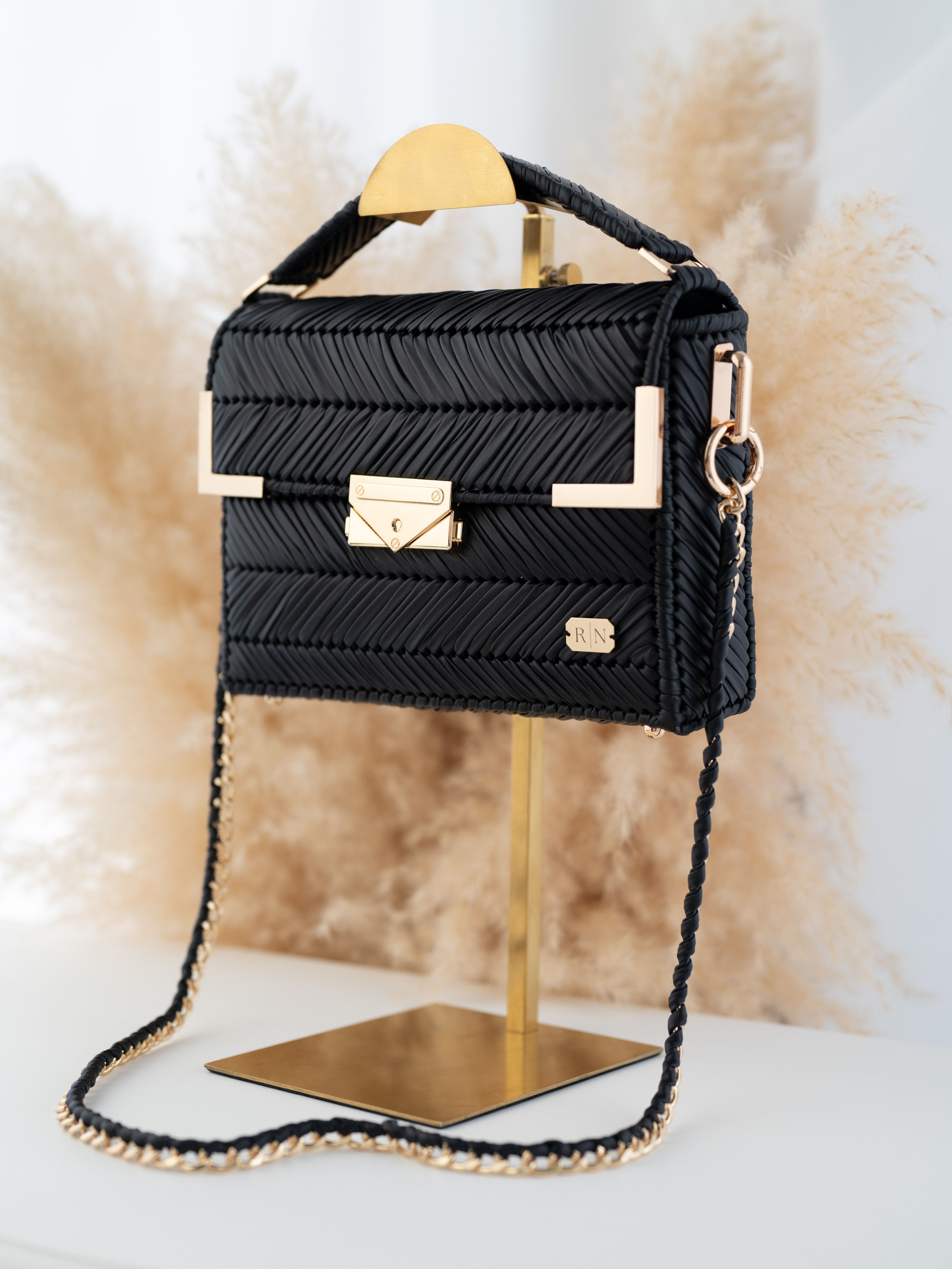 OLIVIA - black