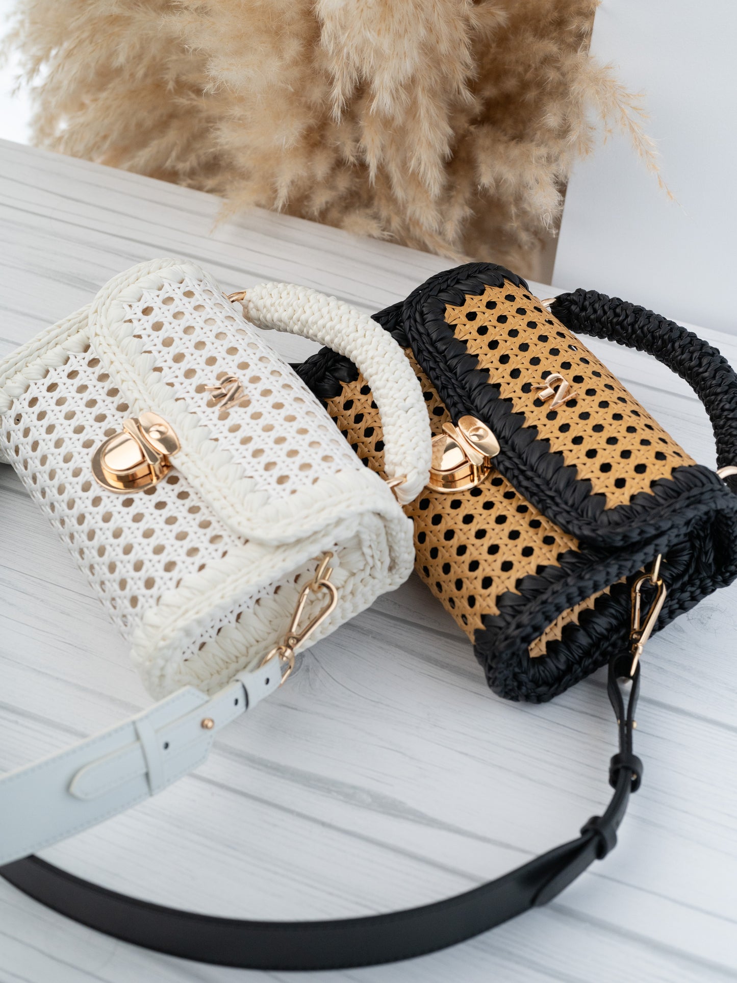 CAPRI - tan/black