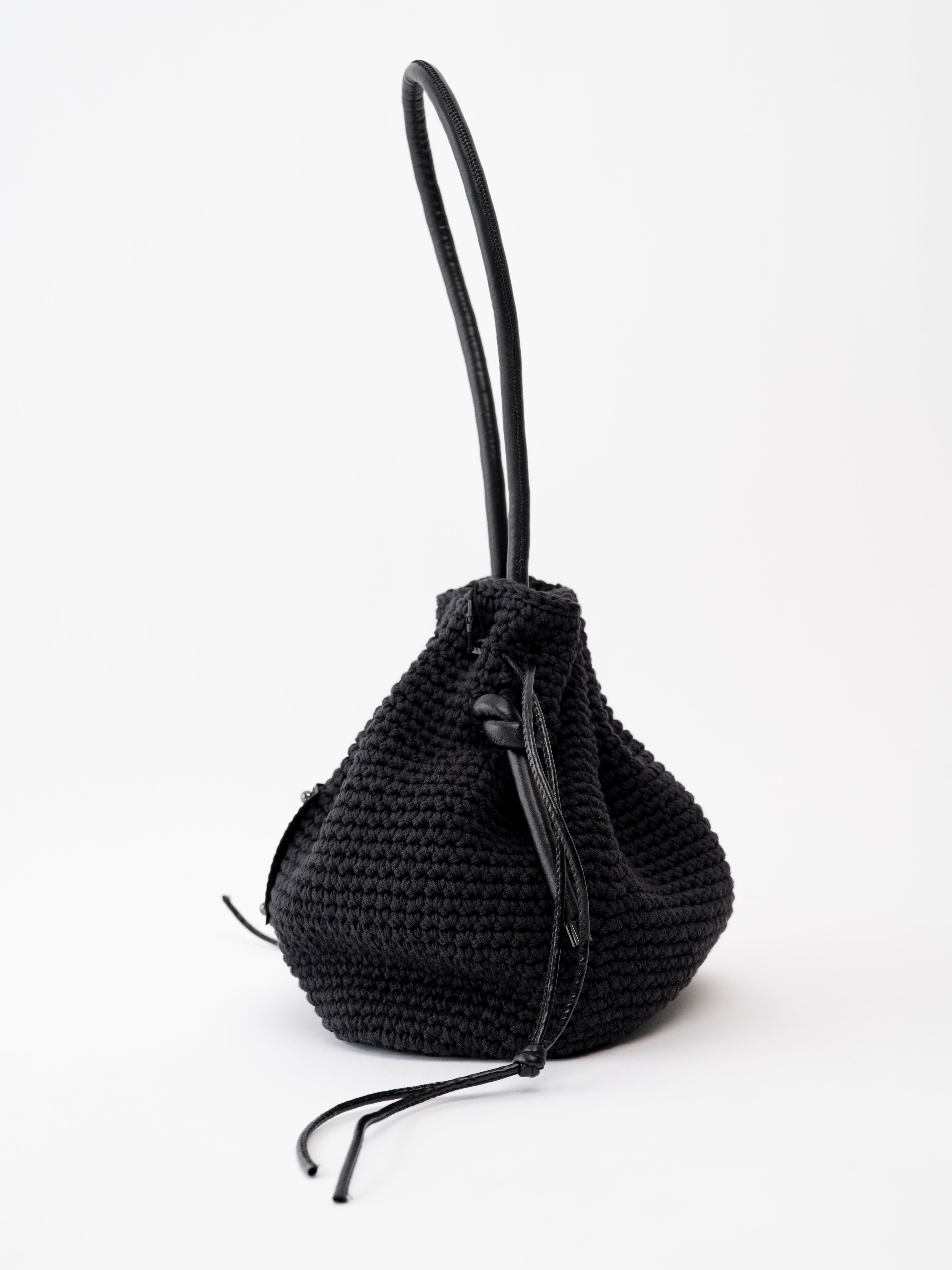 SYDNEY - black