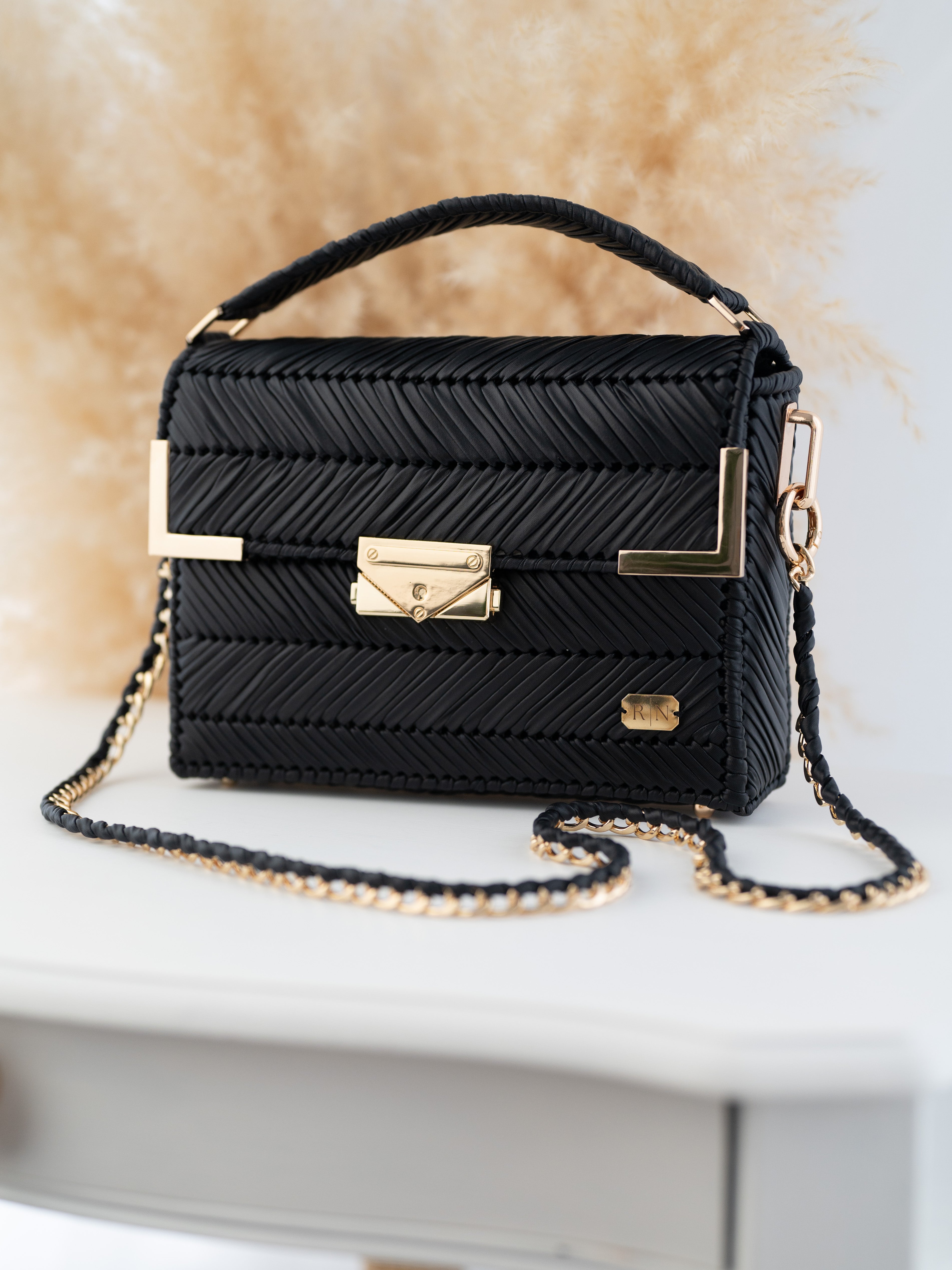 OLIVIA - black