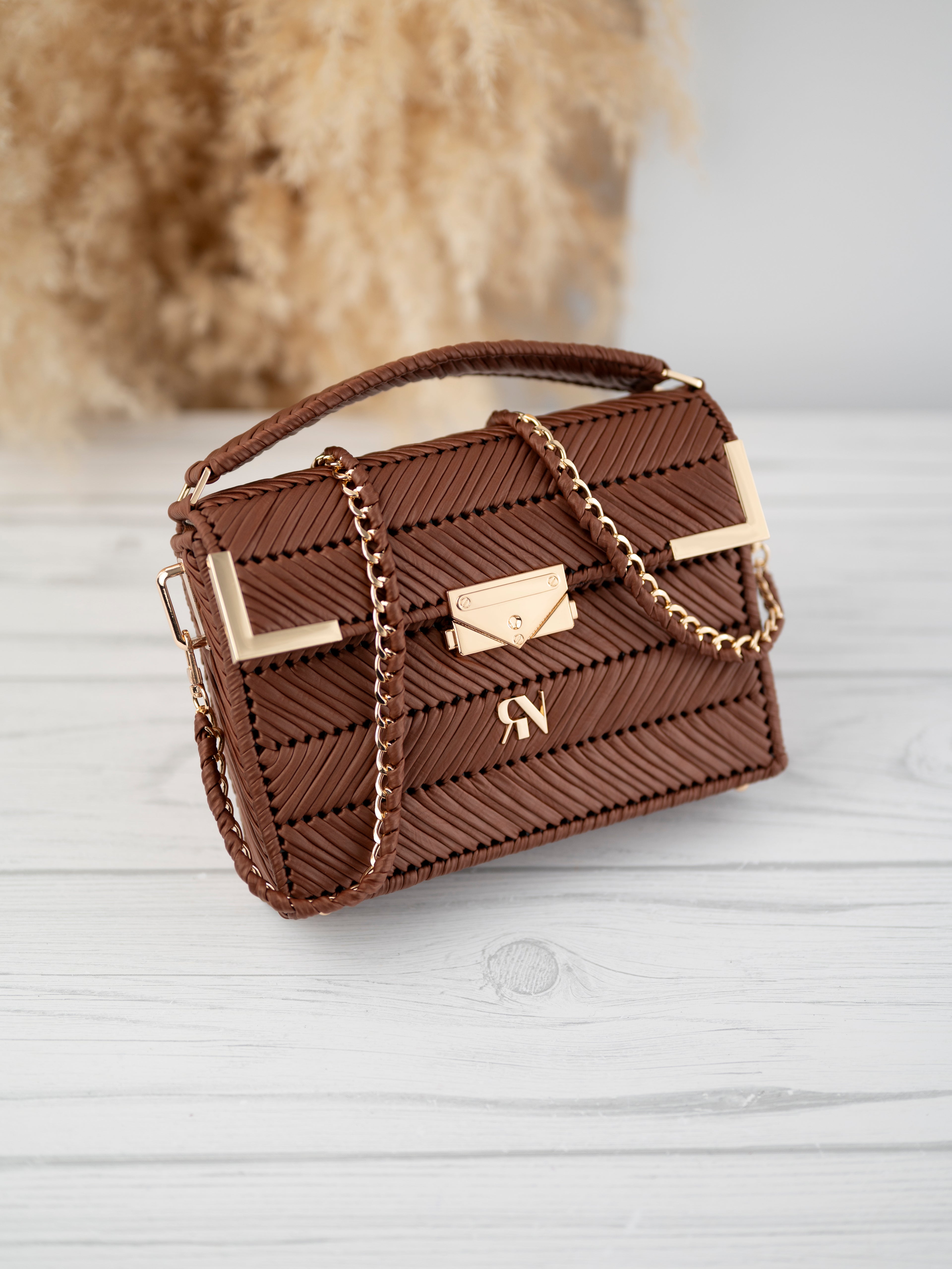 OLIVIA - brown