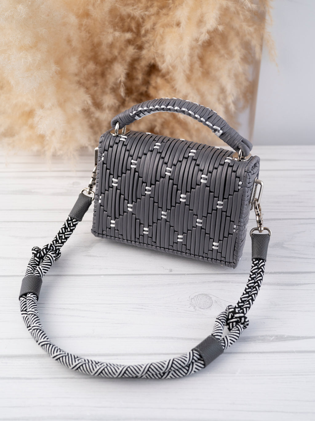 LONDON - grey/white