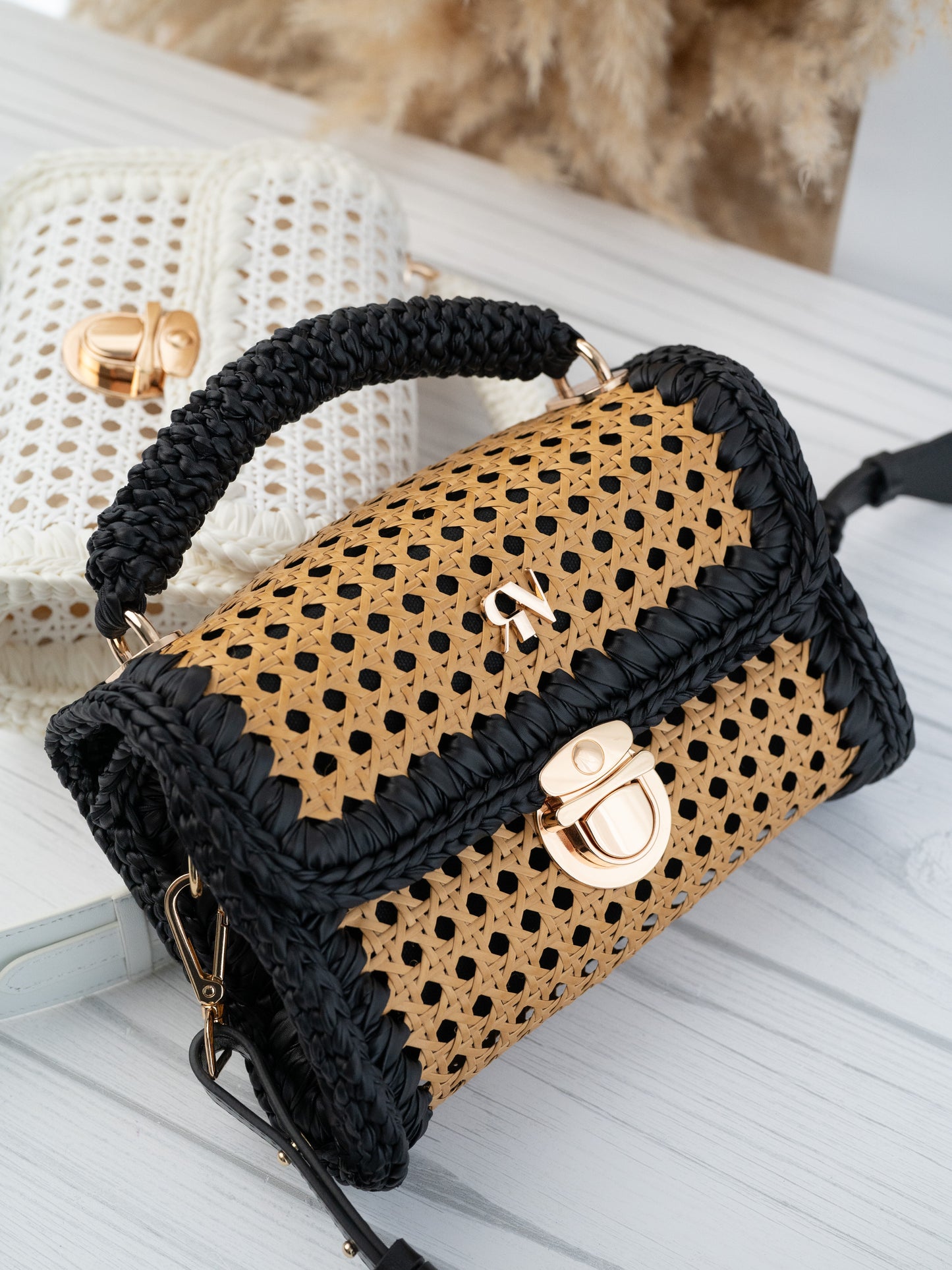 CAPRI - tan/black