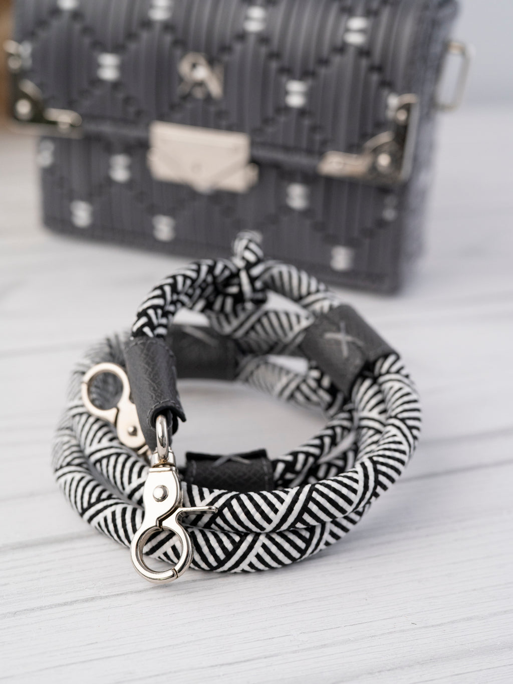 LONDON - grey/white